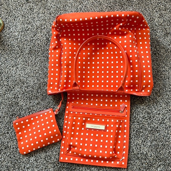 NEW Liz Claiborne Orange Canvas Tote with make up bags - Picture 2 of 7